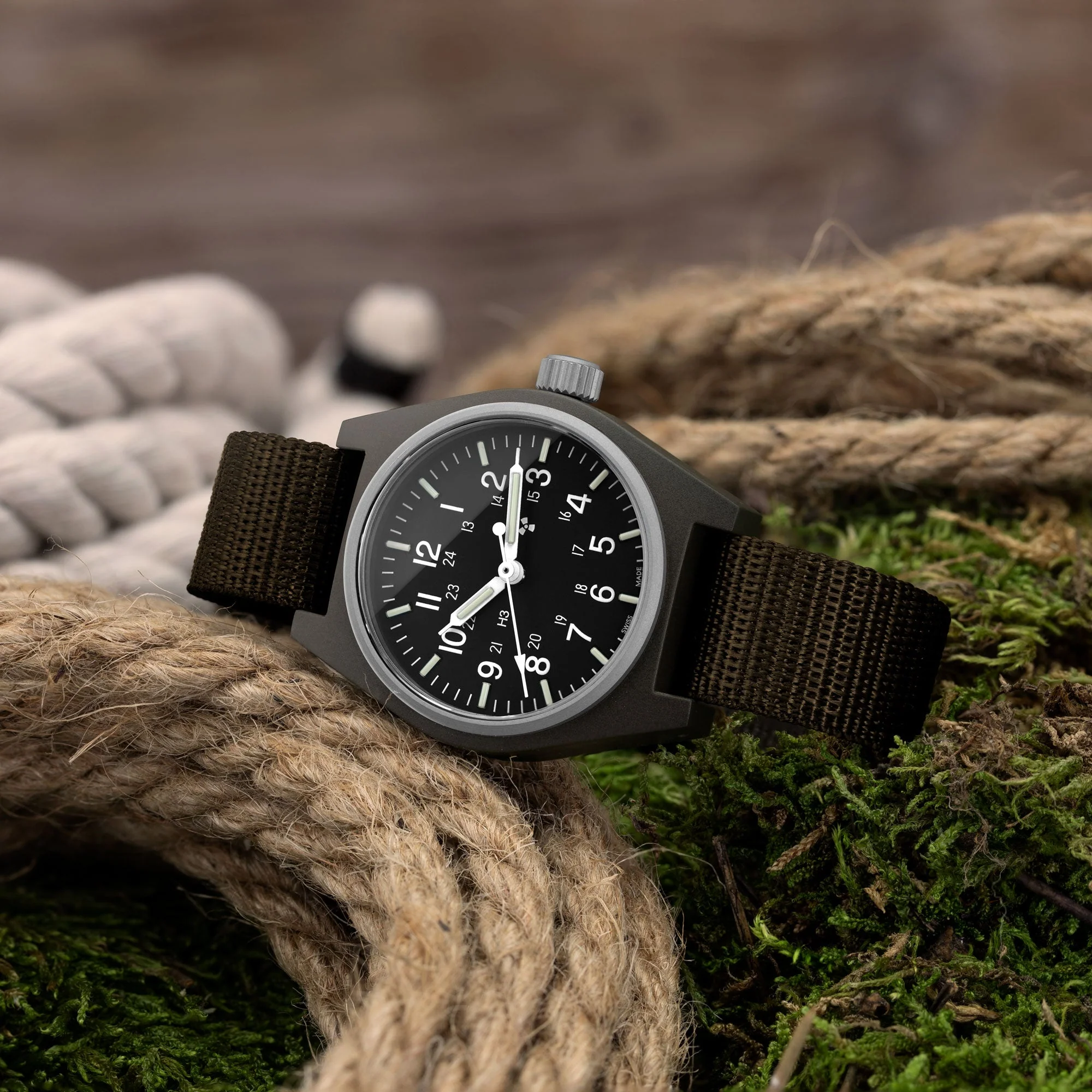 General Purpose Quartz Black Sterile/Nylon Matte Black Dial - Image 2